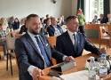 Inauguracyjna, ale nerwowa pierwsza sesja miejska w Bełchatowie. Radni złożyli ślubowanie i wybrali przewodniczącego
