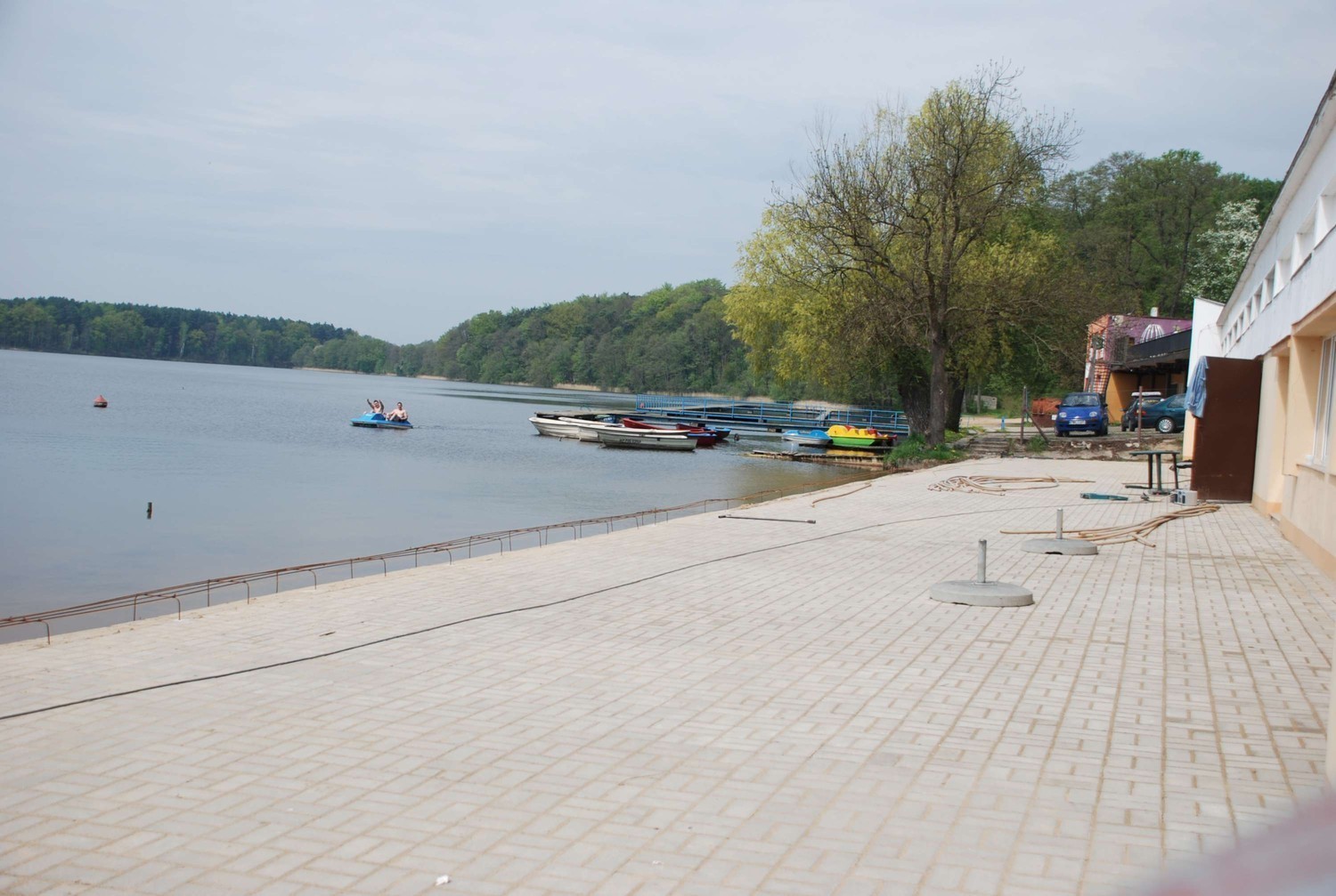 Pomiędzy jeziorami
