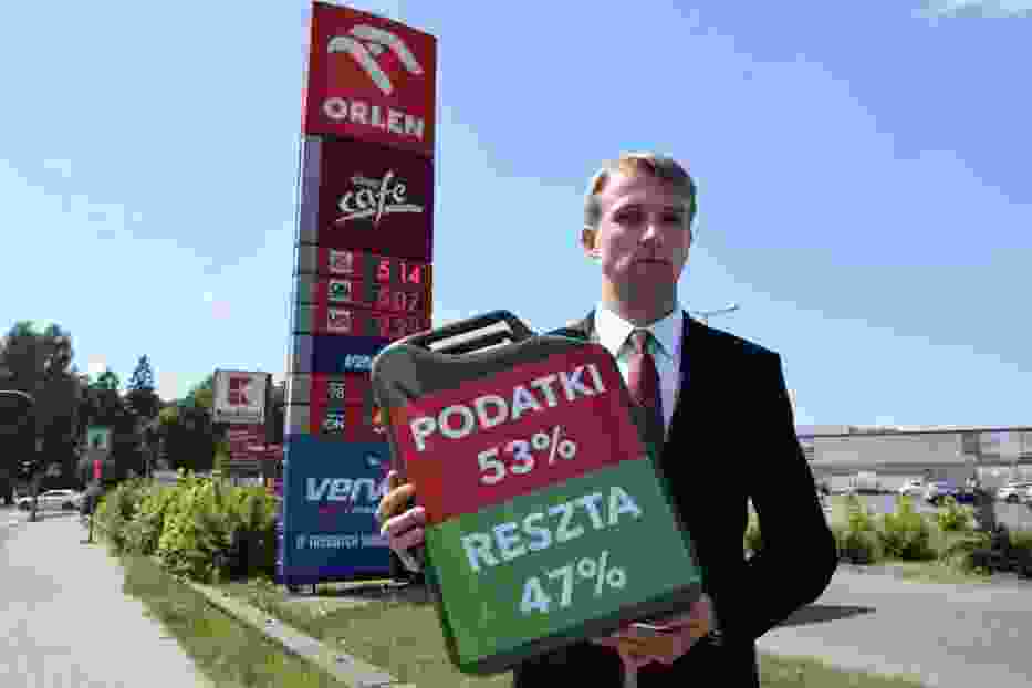 Poseł Błażej Parda na konferencji Benzyna Plus