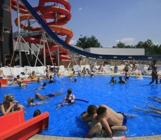 Zaplanuj wakacje pełne przygód w Aquaparku Fala dla twojego dziecka!