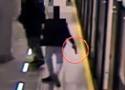 Atakował pasażerów w warszawskim metrze. 22-latek używał pistoletu i gazu. Jest już w rękach policji
