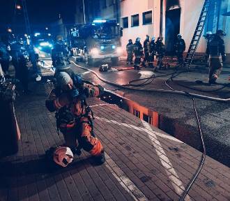 Pożar bloku w Tarnowie to nie był przypadek. Podpalacz w rękach policji