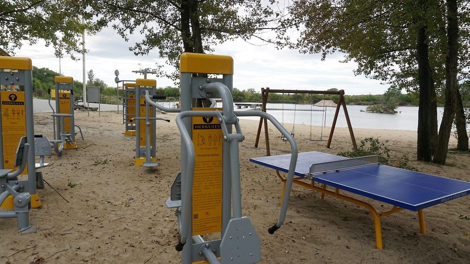 Na terenie Opola dostępne są już kolejne siłownie plenerowe: na terenie rekreacyjnym za kościołem w Nowej Wsi Królewskiej oraz przy plaży kąpieliska Bolko