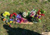55-letnia mieszkanka Grudziądza przyłapana na... kradzieży kwiatów z cmentarza