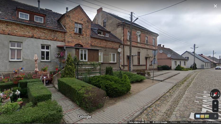 Jak wygląda Strzyżewo w Google Street View. Zobacz, jak się zmieniła wioska i kogo przyłapały kamery Googla