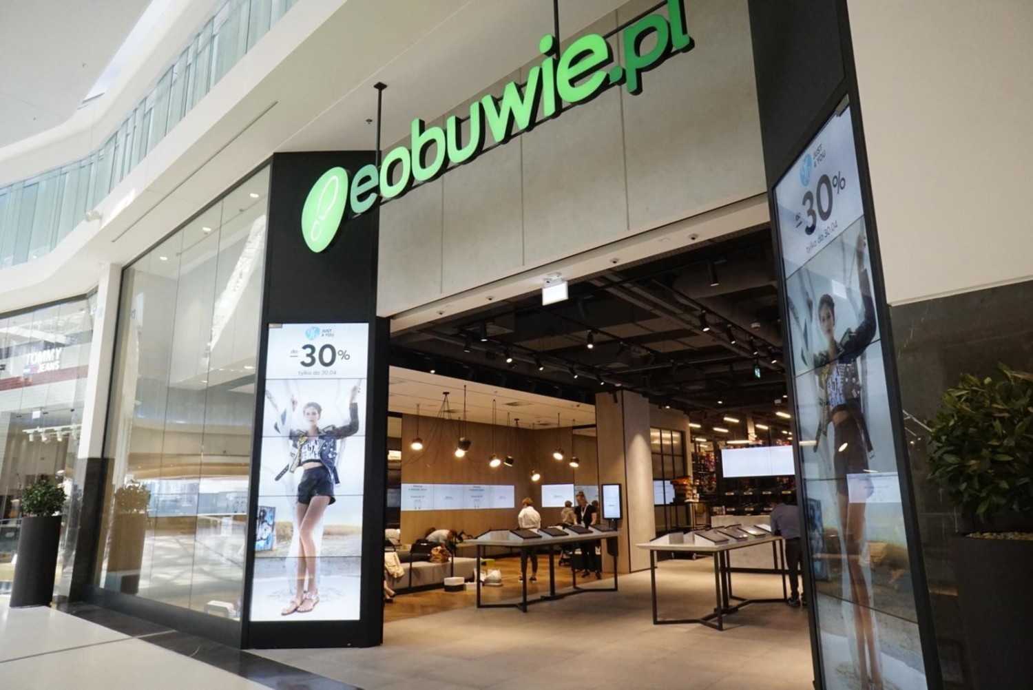 Black Friday 2019 w Eobuwie już trwa! Zobacz, jakie rabaty i promocje na Black Friday przygotował sklep Eobuwie
