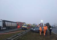 Setki kierowców utknęły na S5 pod Lesznem. ,,Stoimy 4 godziny'' 