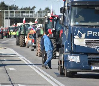Jak wygląda strajk rolników na przejściu granicznym Gubinek? (ZDJĘCIA)