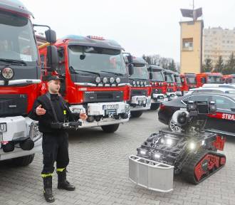 Samochody ratowniczo-gaśnicze i sprzęt ratowniczy dla naszych strażaków [ZDJĘCIA]