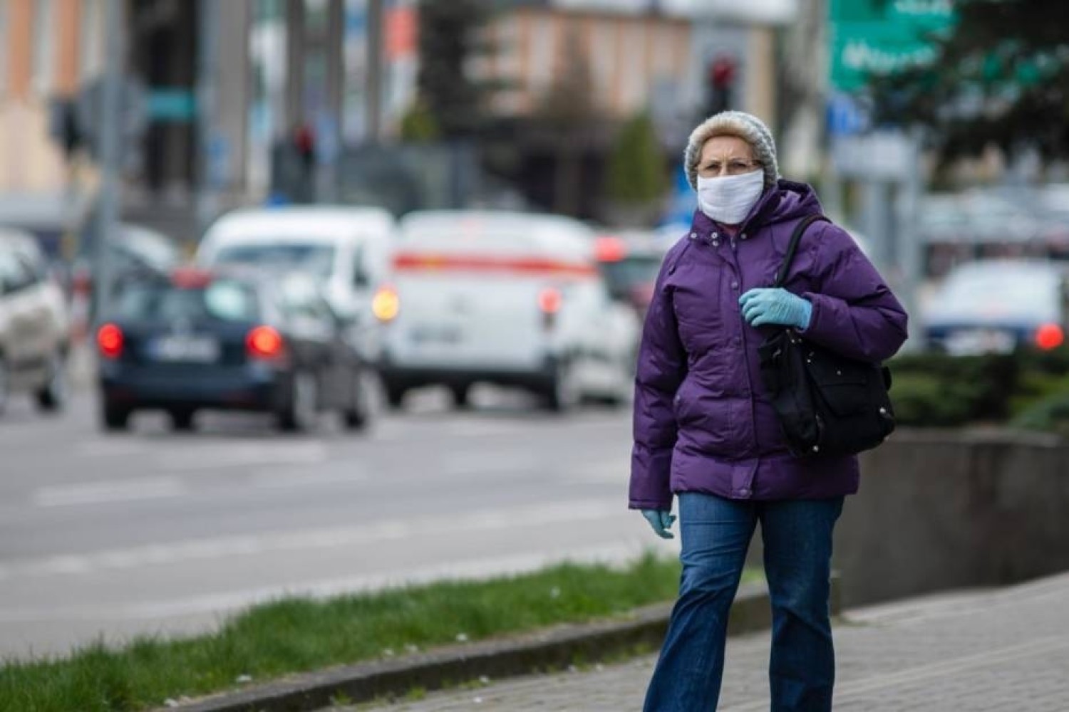 W chwili obecnej mamy na rynku "wysyp" różnego rodzaju maseczek zasłaniających twarz