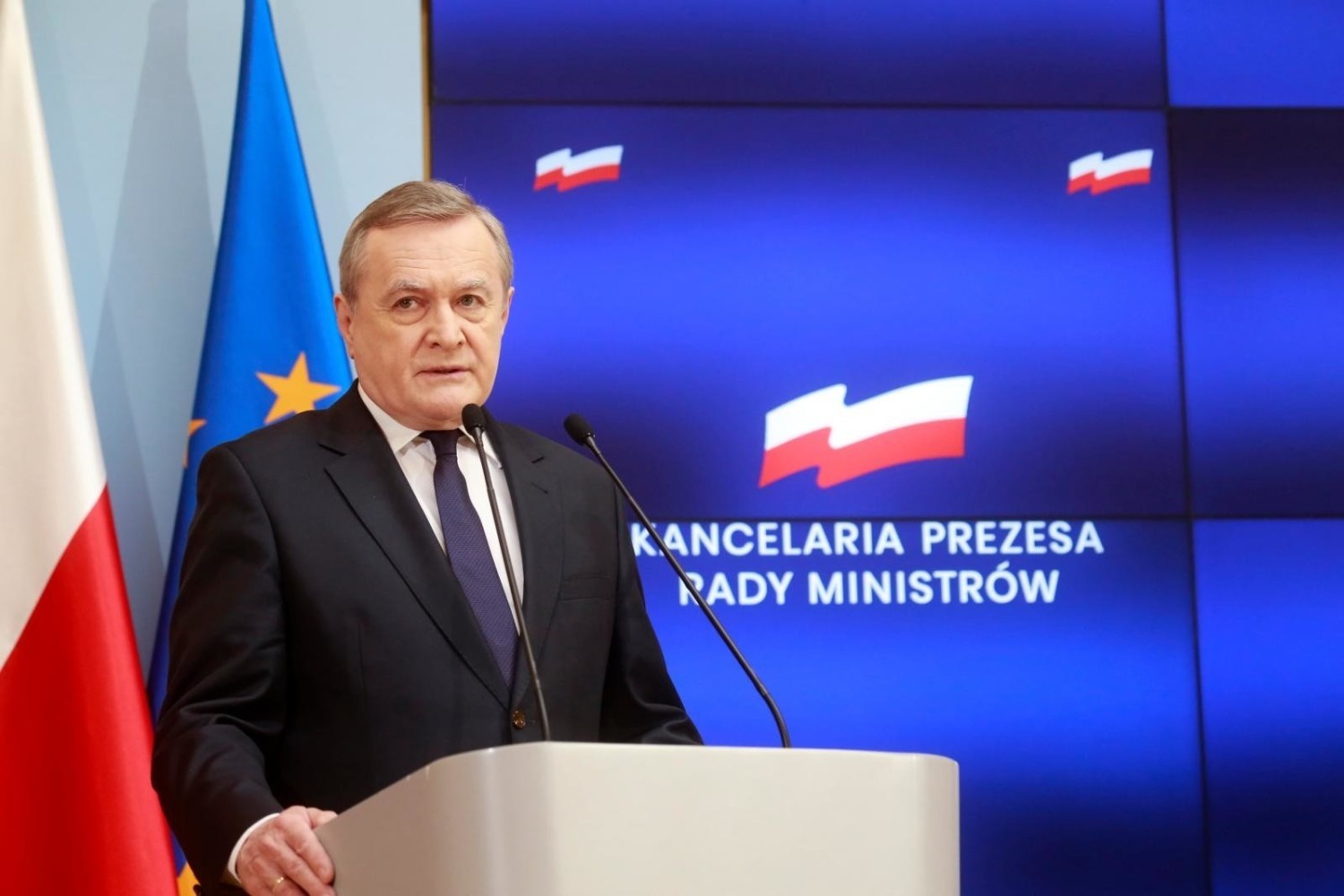 Szum wokół finansowej pomocy dla artystów
