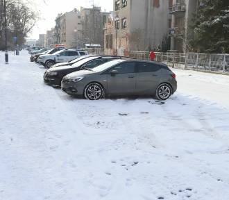 Ulice Radomia pokryte śniegiem. Tak wygląda miasto (ZDJĘCIA)