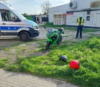 Motocyklista ranny po wypadku w Tarnowie. Pojazd zderzył się z samochodem