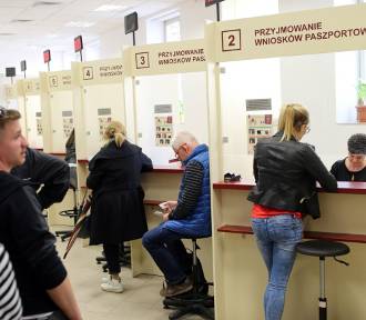 Od początku roku w Małopolsce przyjęto przeszło 230 tys. wniosków paszportowych
