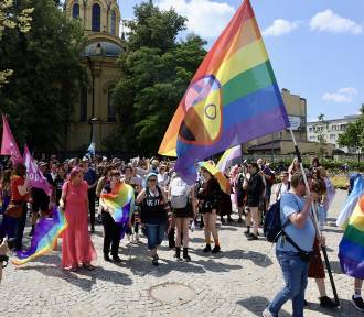 Ulicami Warszawy przeszła Parada Równości. To pierwszy z trzech tęczowych marszów