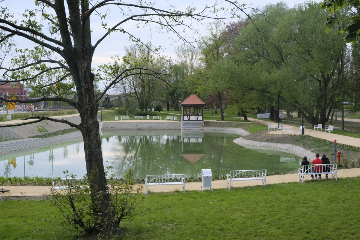 Park przy alei Jana Pawła II w żarach