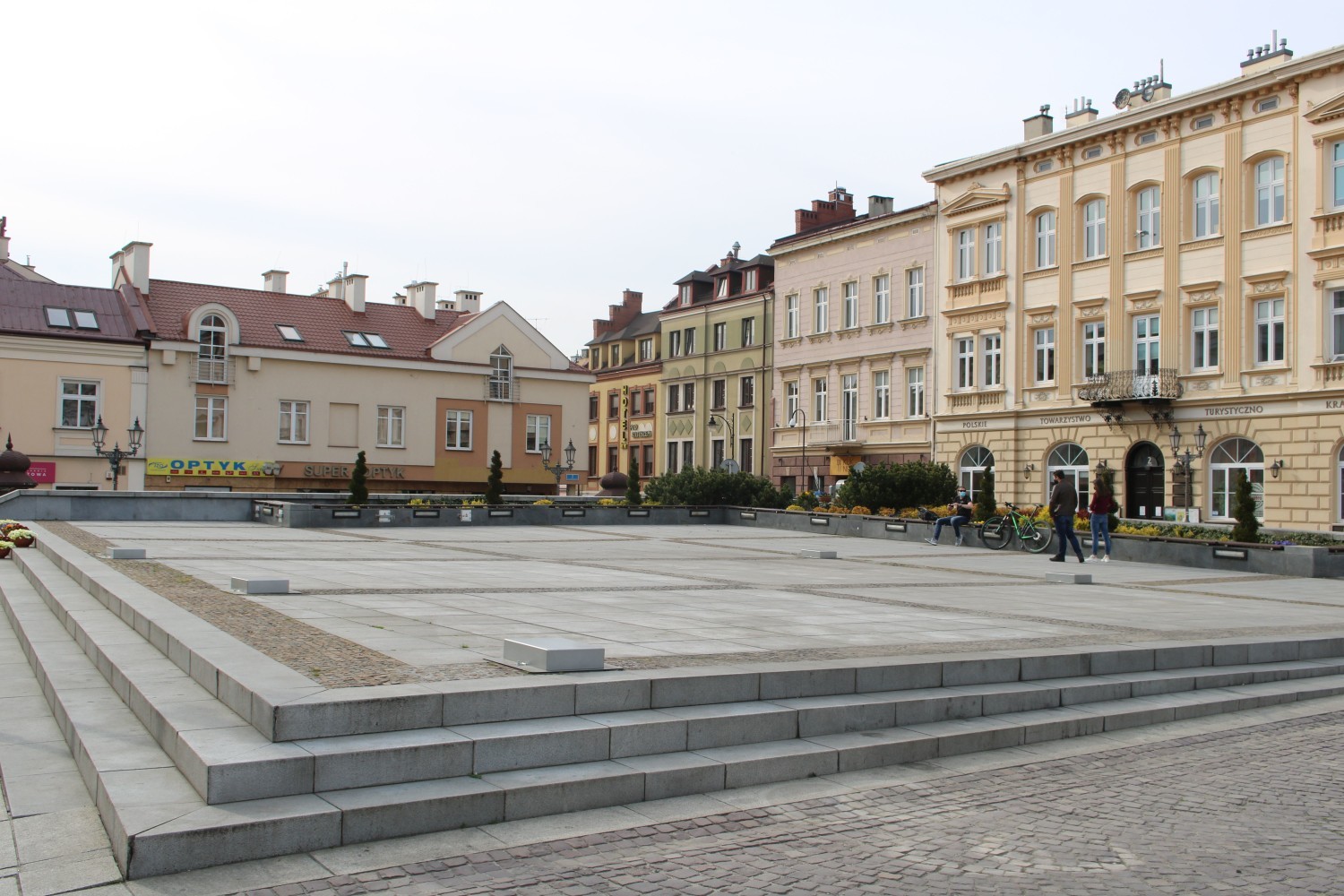 Z rzeszowskiego Rynku znikła dotychczasowa scena, na której odbywały się koncerty