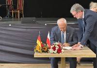 Prezydent Legnicy podpisał deklarację pokoju i przyjaźni