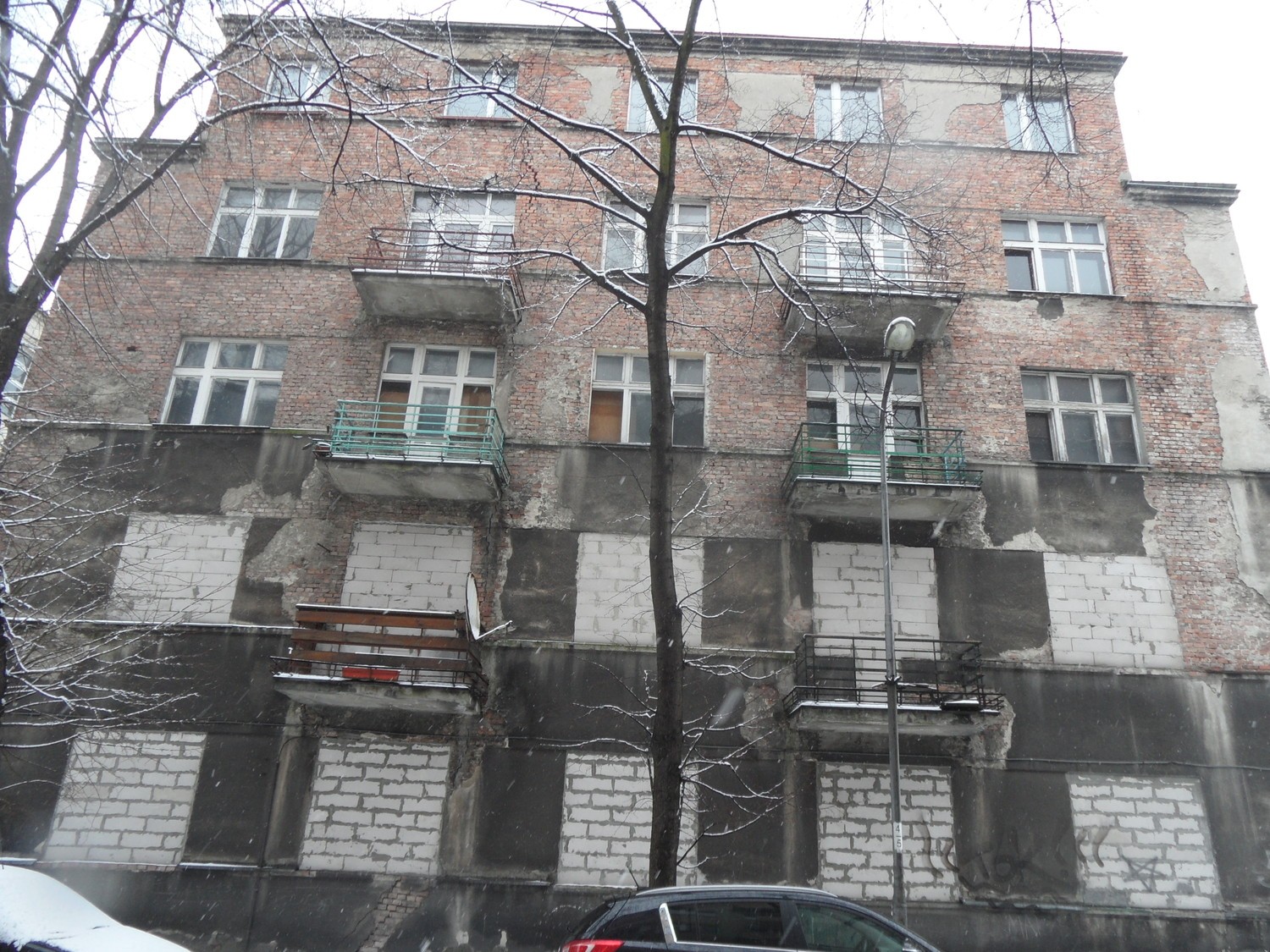 W Sosnowcu nie brakuje też niezamieszkałych przeznaczonych do rozbiórki kamienic