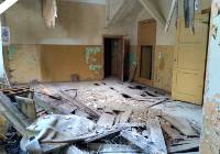 Budynek po szkole w Przyrownicy w gminie Wodzierady niszczeje. Apel o ratunek ZDJĘCIA