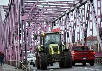 Głogów stanie na dwa dni. Rolnicy szykują blokadę drogi między mostami
