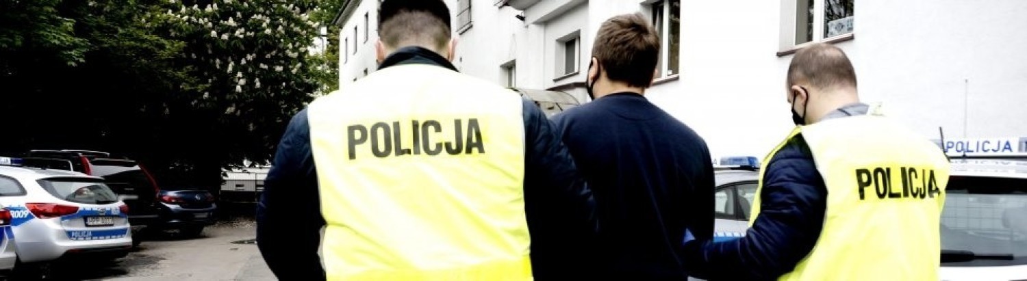 Oszukiwał na sprzedaży podręczników szkolnych