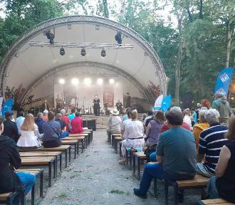 Koncert zespołu Dikanda w parku Kościuszki w Radomiu [ZDJĘĆIA] 