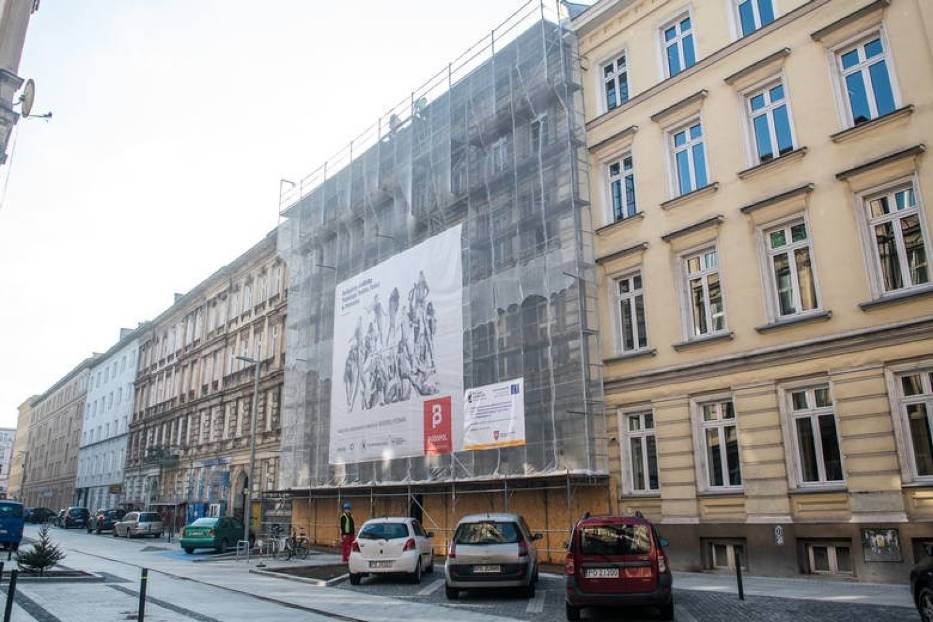 Już w połowie lipca poznaniacy będą mogli obejrzeć odrestaurowaną elewację siedziby Polskiego Teatru Tańca przy ul