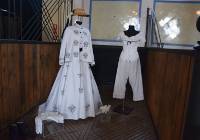 Chłopcy też chodzili w sukienkach. Wystawa strojów rekreacyjnych od XVII do XX w. 