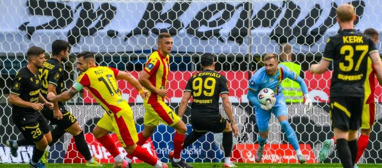 Kaszubskie święto najciekawsze w Gdyni. Arka Gdynia bez jakości i pomysłu nie strzeliła gola Koronie Kielce