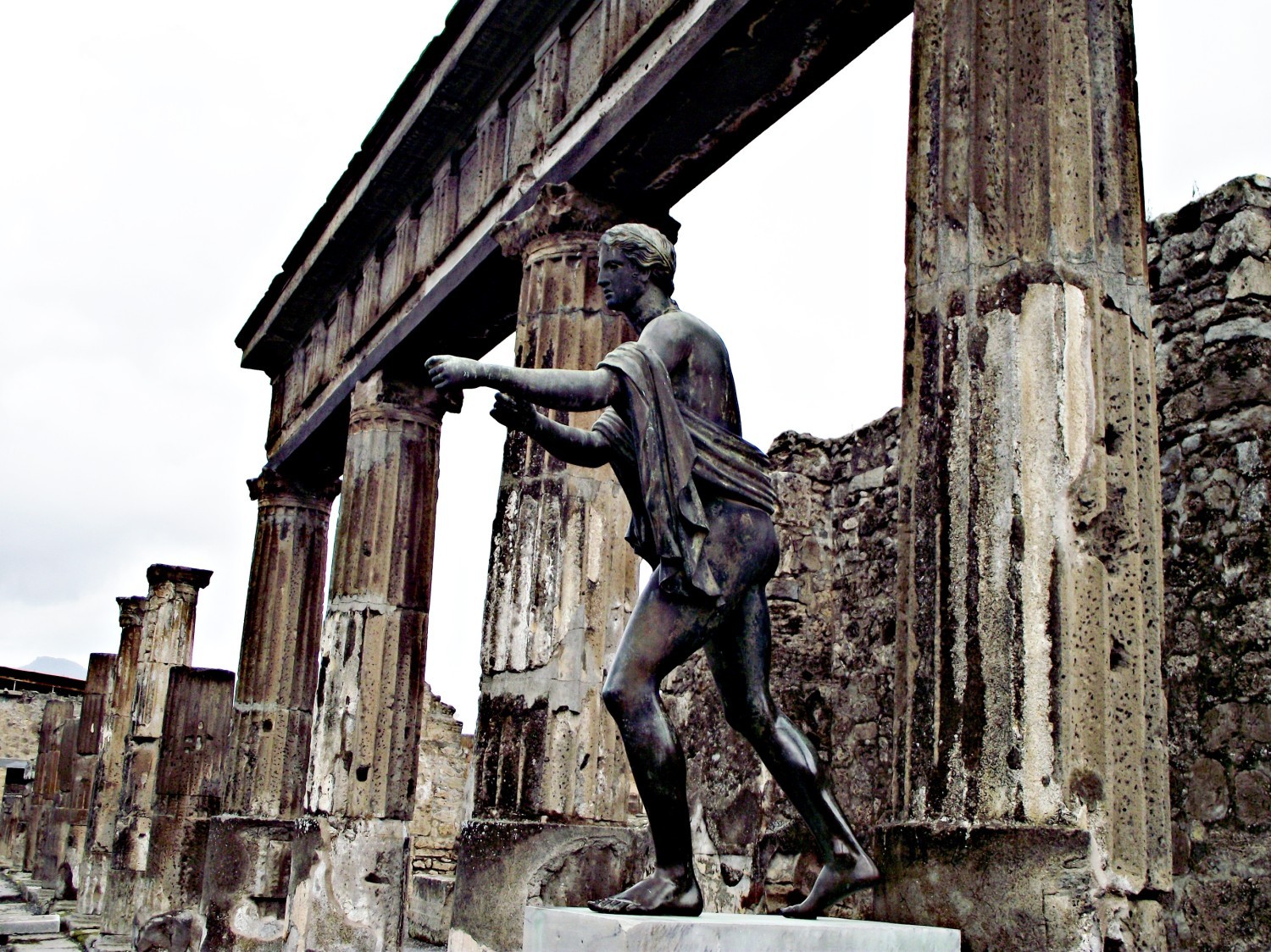 Skamieniali ludzie – Pompeje miasto muzeum, które warto zobaczyć