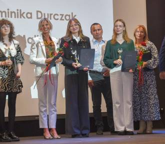 Uroczyste wręczenie stypendiów burmistrza Pniew uzdolnionym dzieciom i młodzieży
