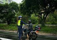 Policjanci apelują do kierowców i motocyklistów, aby ci uważali na siebie