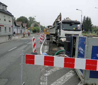 Prace wodociągowe na ulicy Słowackiego w Radomiu spowodowały zmianę komunikacji