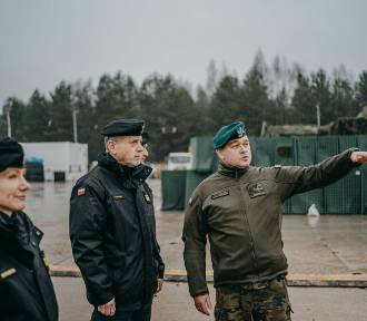 Niektórzy żołnierze i marynarze spędzą święta na granicy z Białorusią