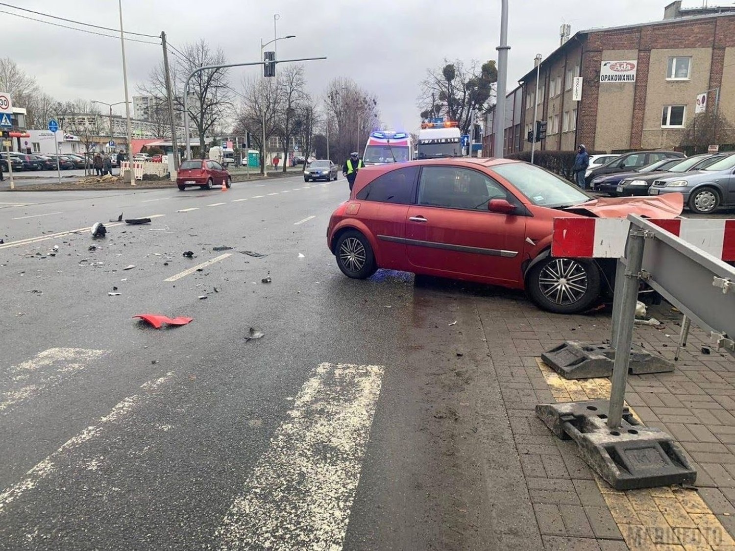 Do zderzenia dwóch samochodów doszło w piątek po godzinie 12