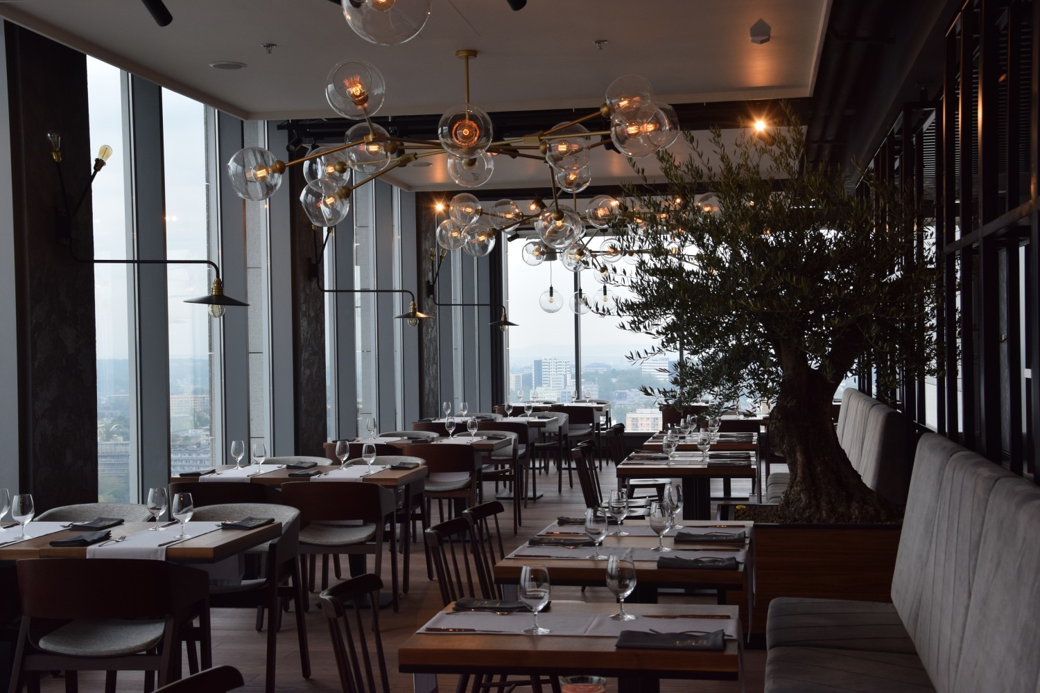 27th Floor - restauracja na 27. piętrze Altusa