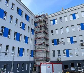 Trwa termomodernizacja szpitala w Piotrkowie. Kiedy finał prac? Zobacz VIDEO