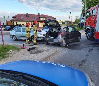 Trzy samochody zderzyły się na skrzyżowaniu w Opocznie