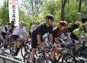 Wyścig kolarski Gatta Prestige Race w Zduńskiej Woli. Wystartowało ponad 220 kolarzy! ZDJĘCIA, FILM