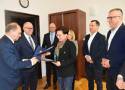 Budowa drogi na działkach i rozbudowa drogi powiatowej w Rąbczynie stają się powoli faktem! Umowa na sporządzenie dokumentacji podpisana!