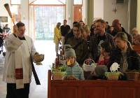 Wielkanoc 2024 w Bełchatowie. Święcenie pokarmów w bełchatowskich kościołach, ZDJĘCIA