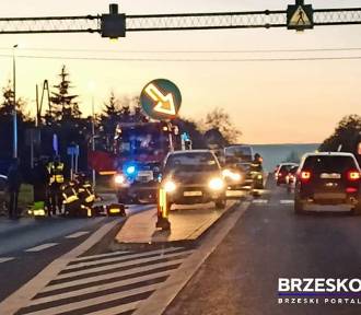 Groźny wypadek koło Brzeska. Potrącenie na przejściu dla pieszych