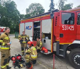 Pożar w Powiatowym Zespole Szkół w Warcie. Ponad 60 osób ewakuowanych! ZDJĘCIA