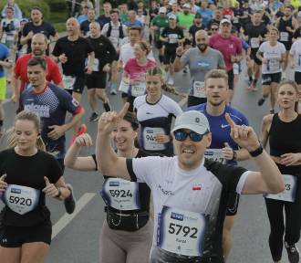 Radość i zmęczenie. Oto niezwykłe zdjęcia biegaczy z półmaratonu w Poznaniu. Zobacz!