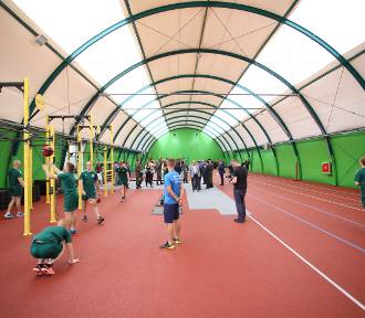 Stadion, pływalnia, wielofunkcyjne boiska. Nowe obiekty sportowe Wojskowej Akademii Technicznej 