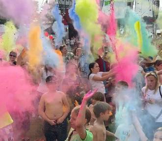 Festiwal kolorów w Smardzewicach podczas Dnia Dziecka i rozpoczęcia lata. ZDJĘCIA