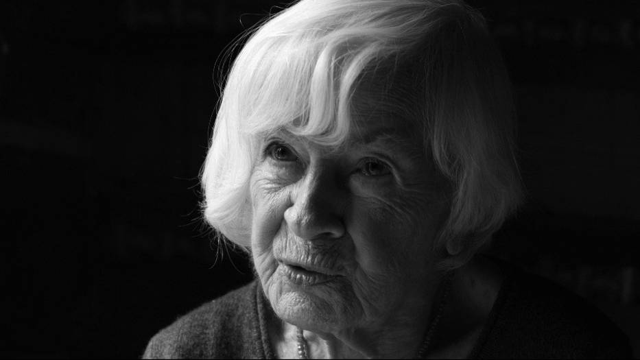 Główną bohaterką filmu "Inny świat" jest aktorka danuta Szaflarska