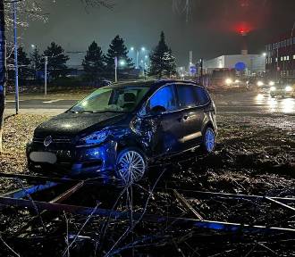 Wypadek w Tychach – na ul. Oświęcimskiej zderzyły się dwa samochody osobowe