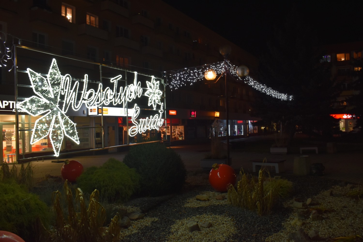 Świąteczne iluminacje w Krośnie Odrzańskim. Tak wyglądały rok temu. W tym okresie świątecznym ozdoby będą podobne?